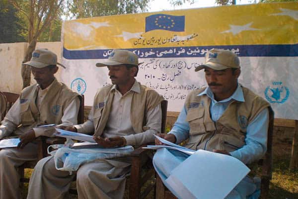 Distribution of DAP, Wheat and Vegetable Seeds among beneficiaries of District Sukkur