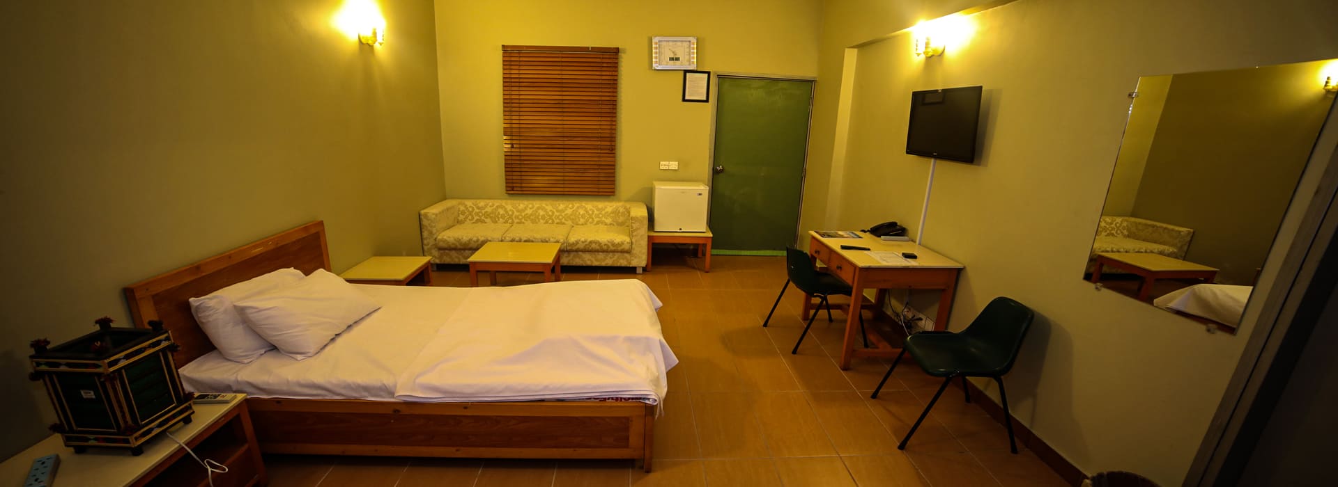 Double Bed Room)